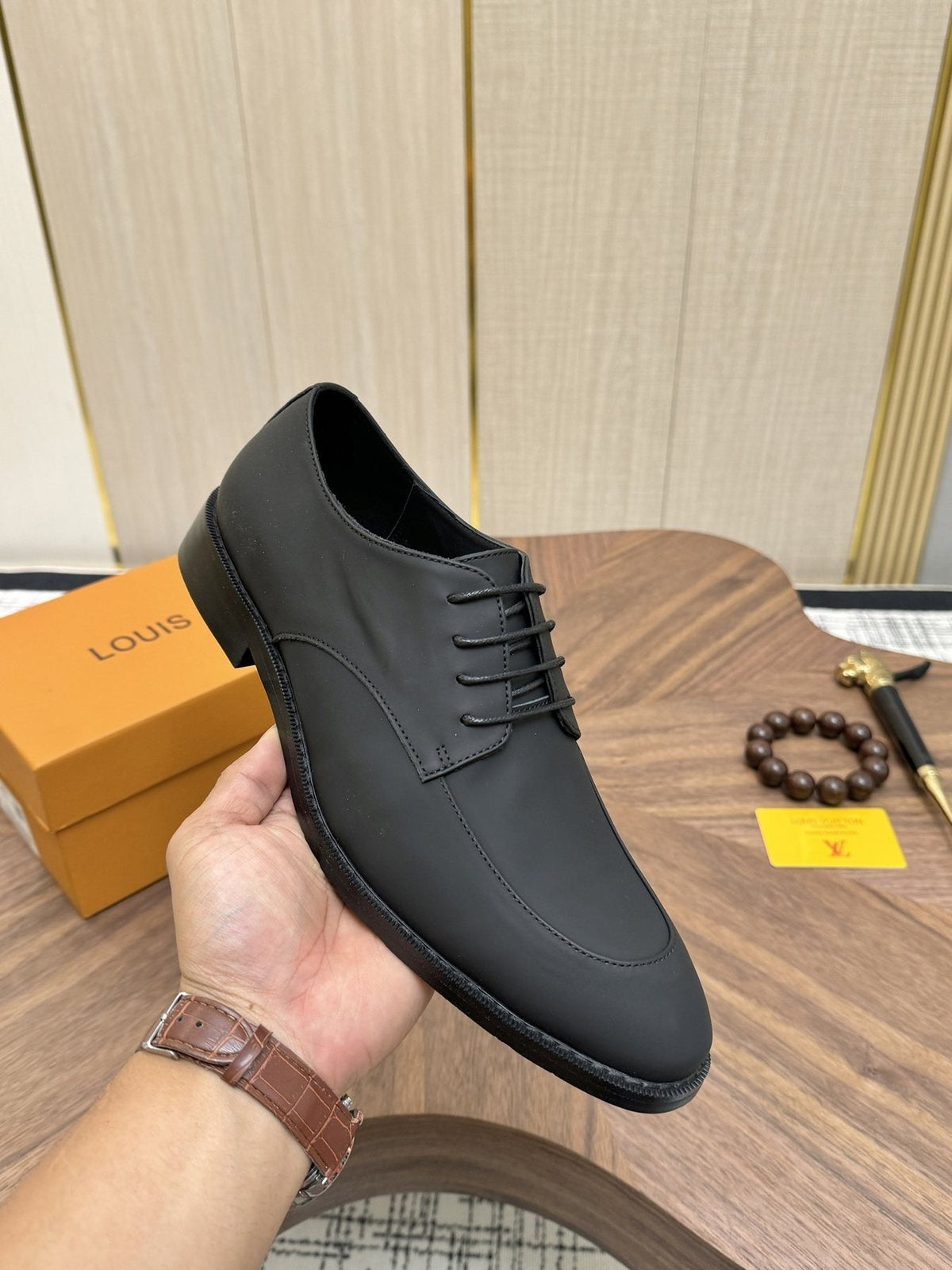 Louis Vuitton Plain-Toe Lace-Up Shoes
